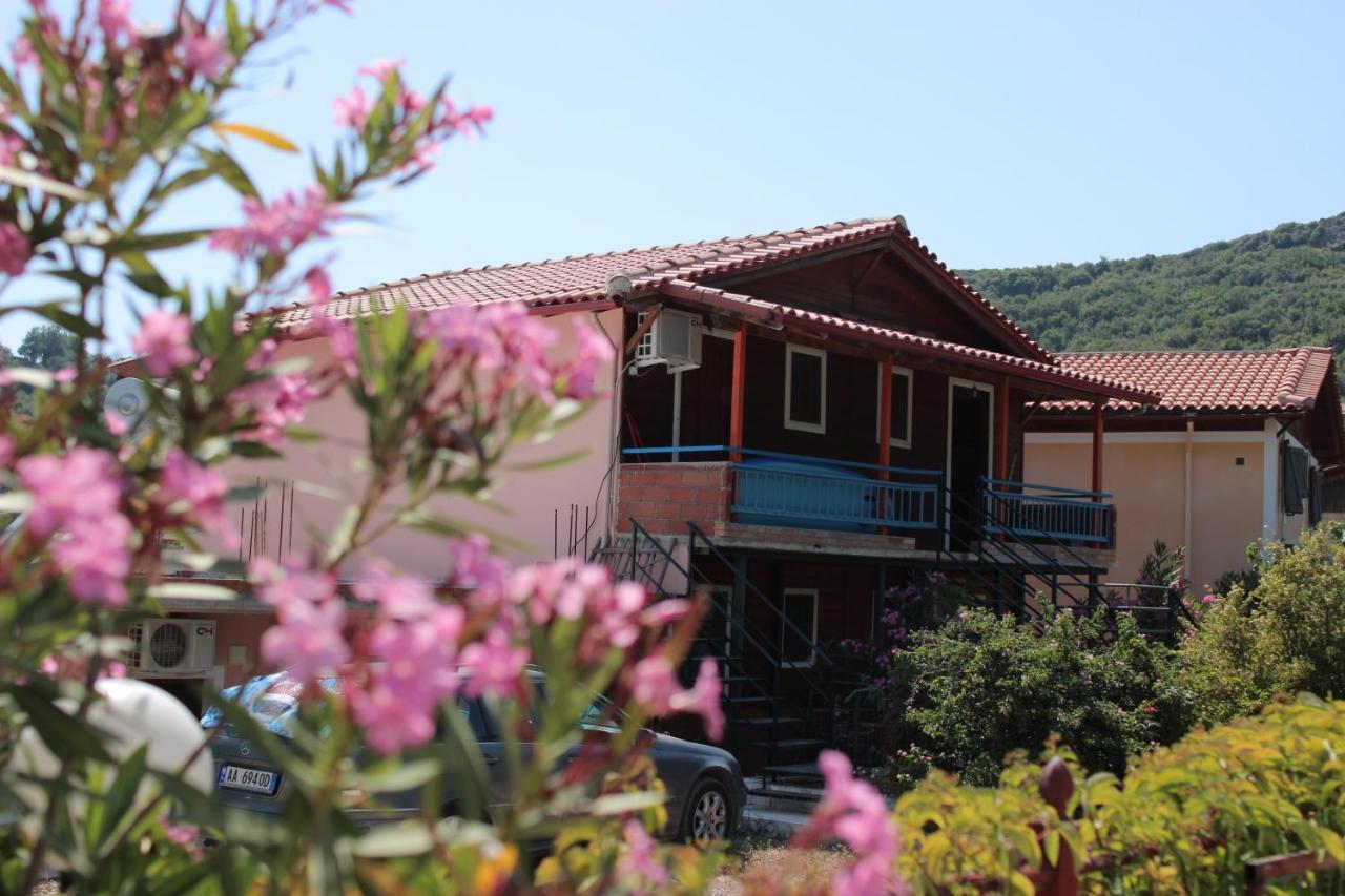 Guesthouse Rondo Himare Exterior photo