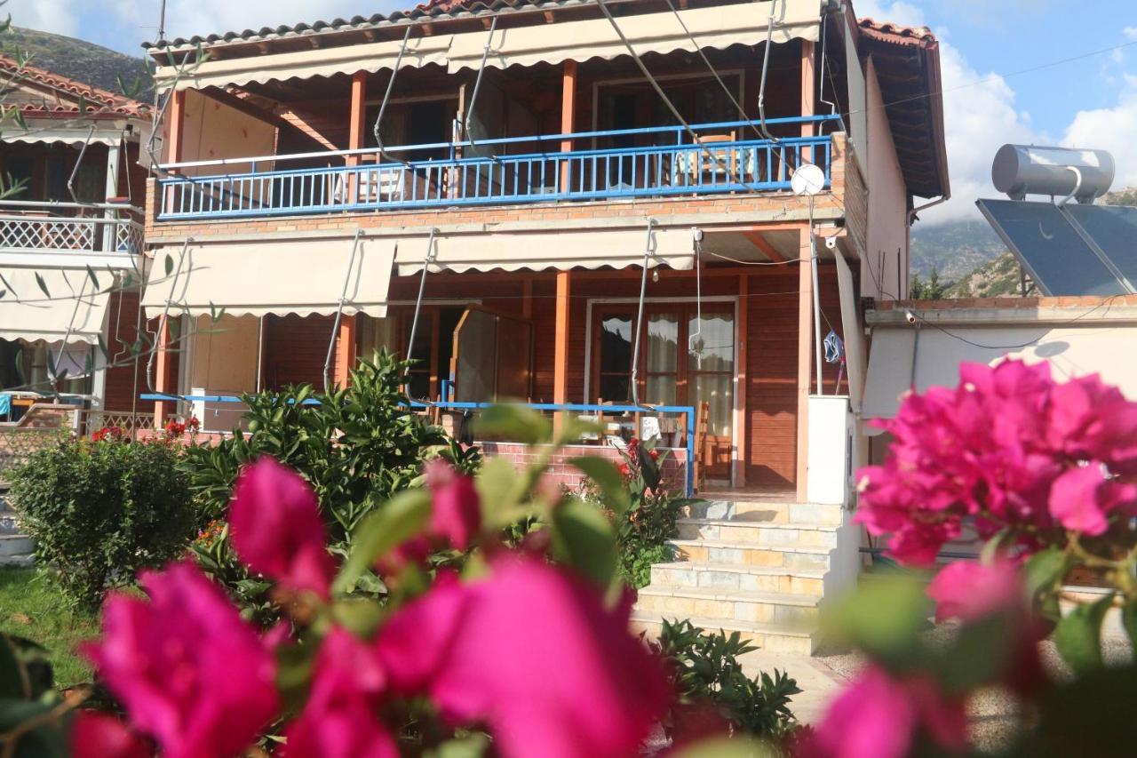 Guesthouse Rondo Himare Exterior photo
