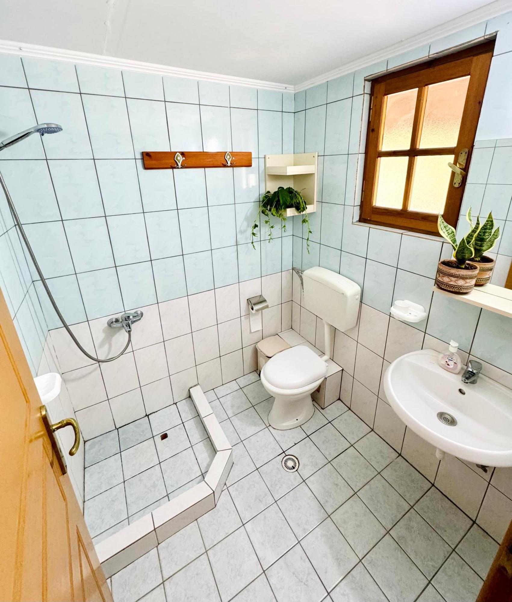 Guesthouse Rondo Himare Exterior photo