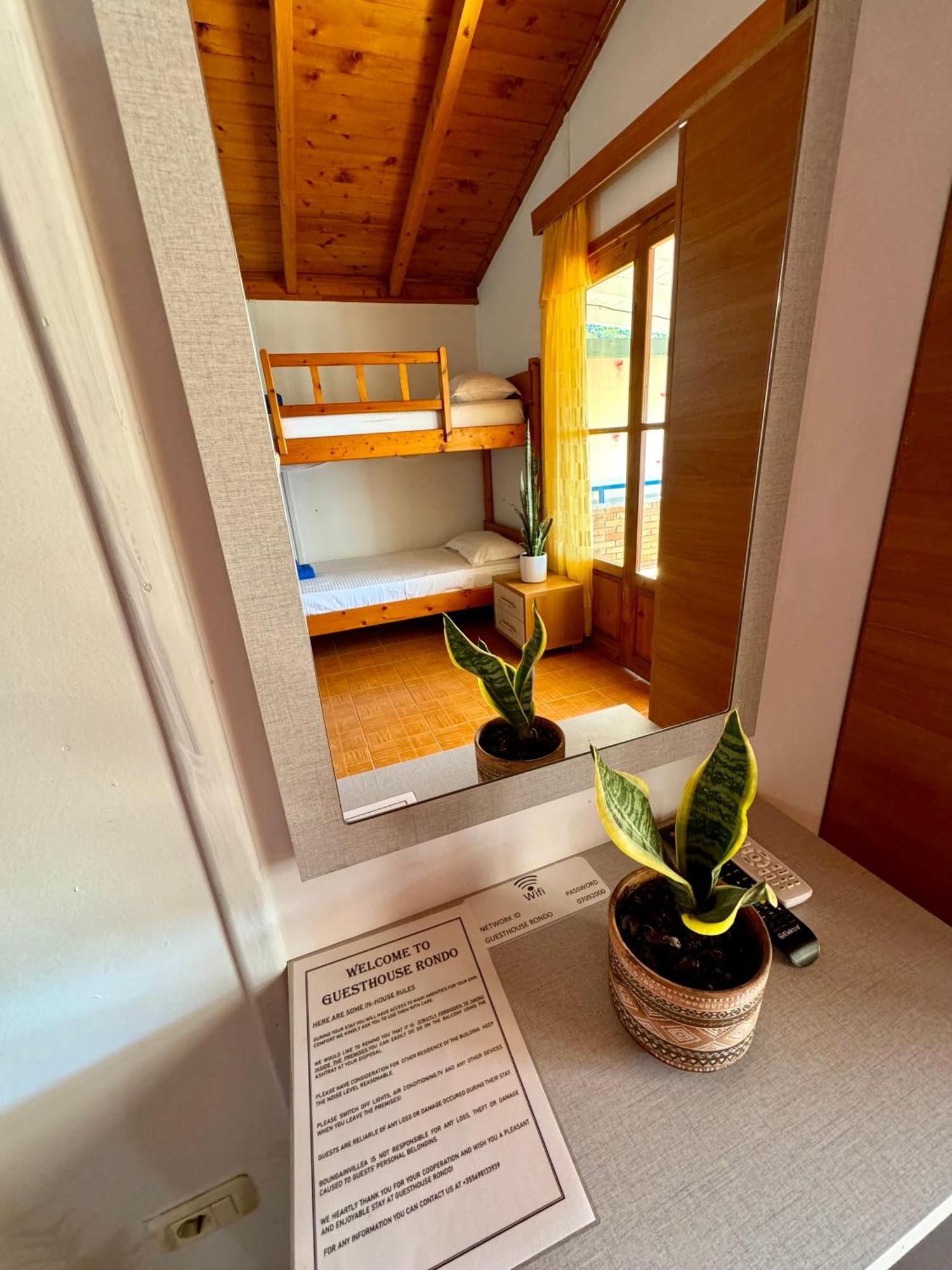 Guesthouse Rondo Himare Exterior photo