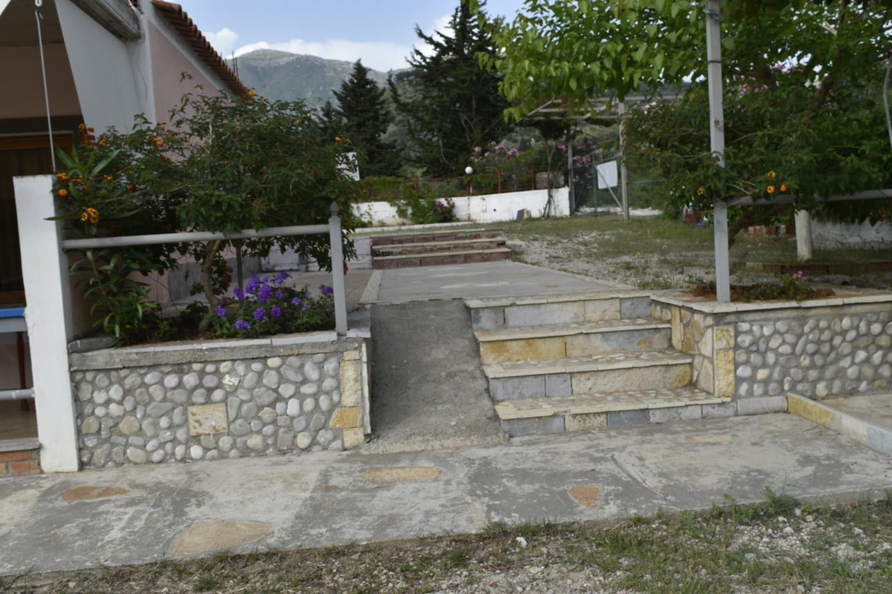 Guesthouse Rondo Himare Exterior photo